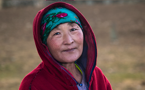 Donna-Kazaka-nella-Valle-Tsengel-Khaikahan-Mongolia.png