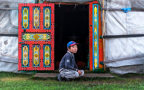 Yurta-con-Bambino-Mongolia.png